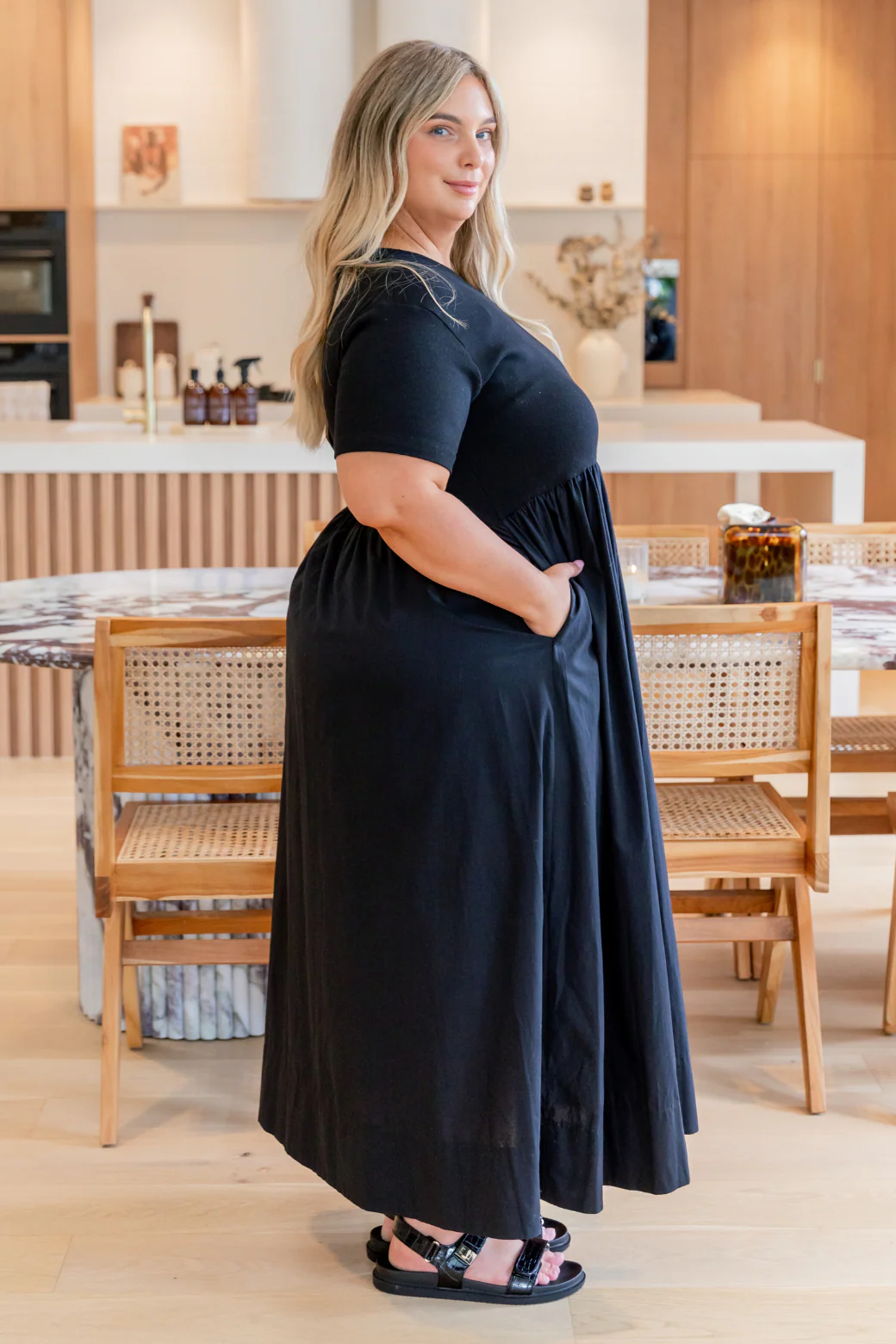 Elka T-shirt Midi Dress Black - Image 7