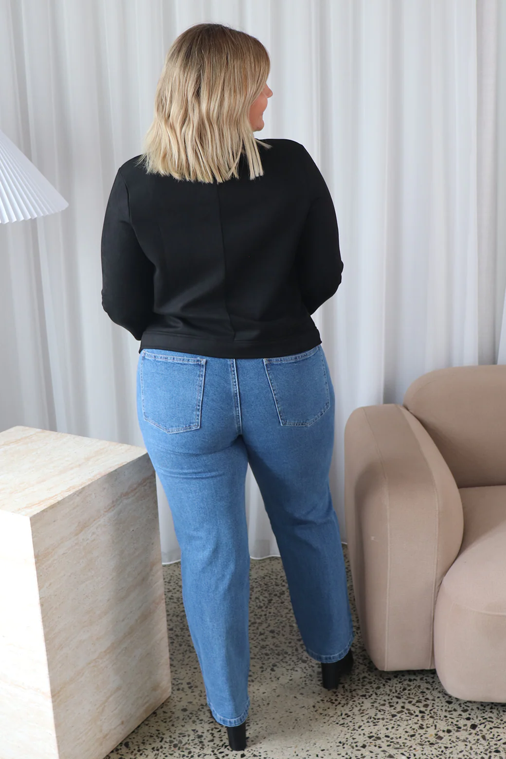 Gisele Hourglass Jeans Mid Blue Wash - Image 4