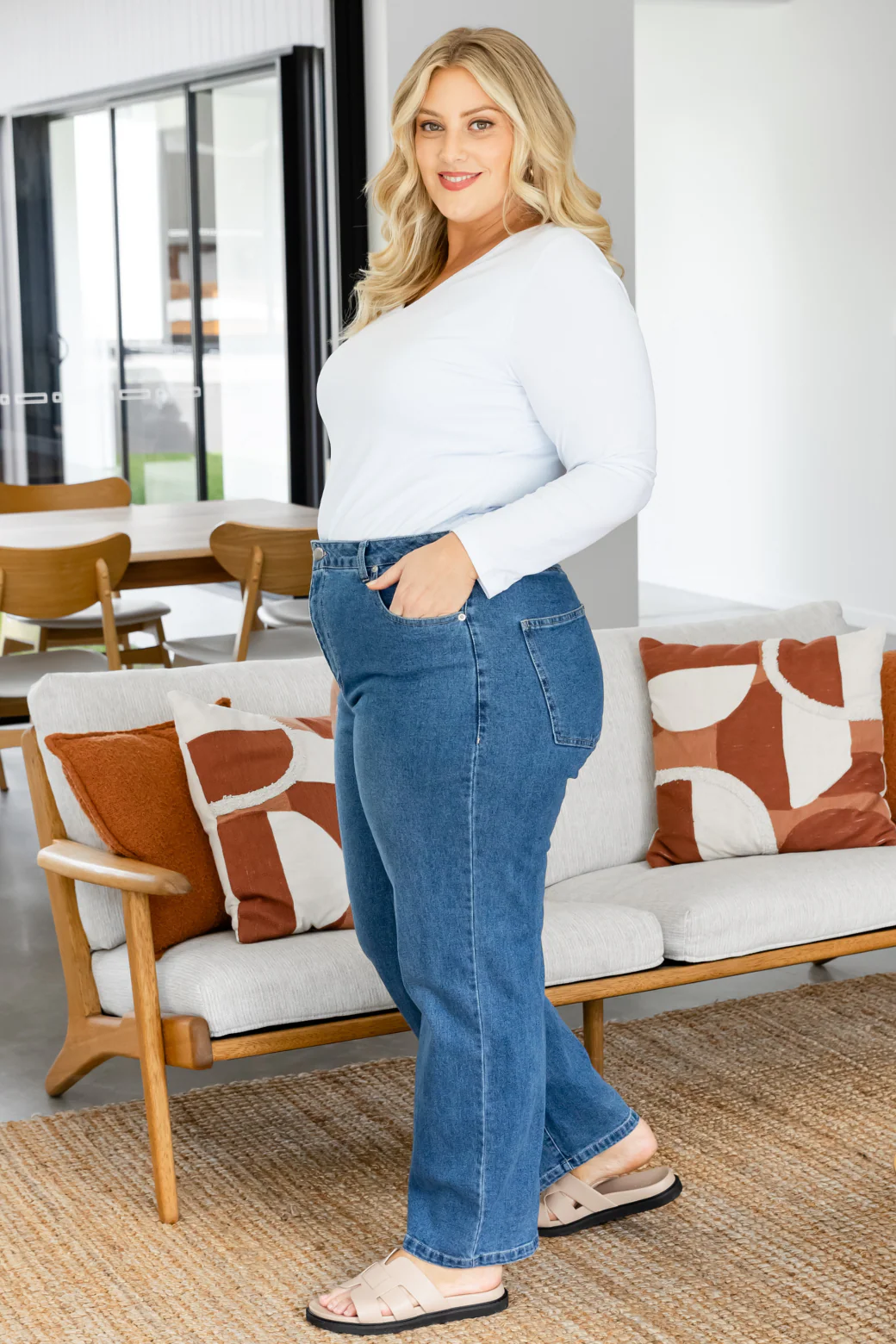 Gisele Hourglass Jeans Mid Blue Wash - Image 5